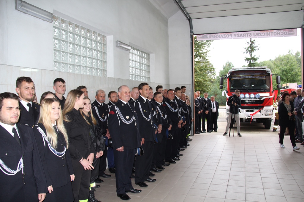 Nowy wóz strażacki z okazji 95-lecia działalności OSP Czarna