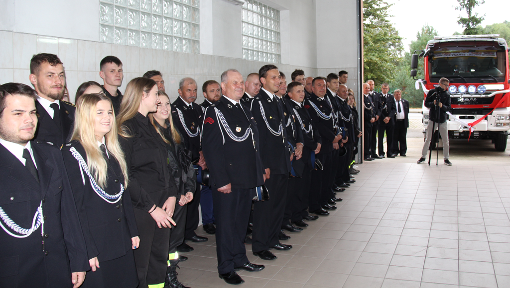 Nowy wóz strażacki z okazji 95-lecia działalności OSP Czarna