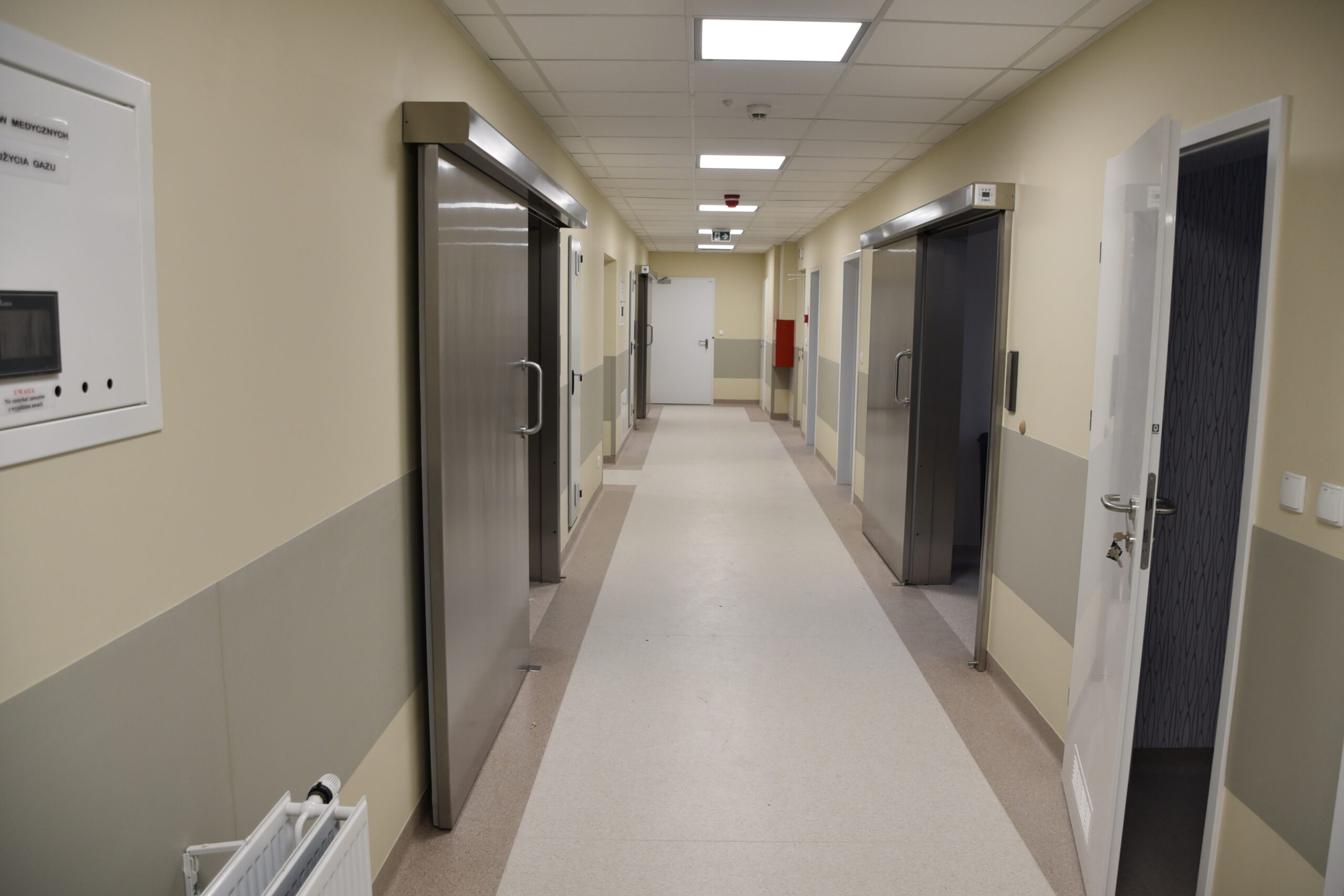 DSC_5373 szpital iłża blok operacyjny korytarz
