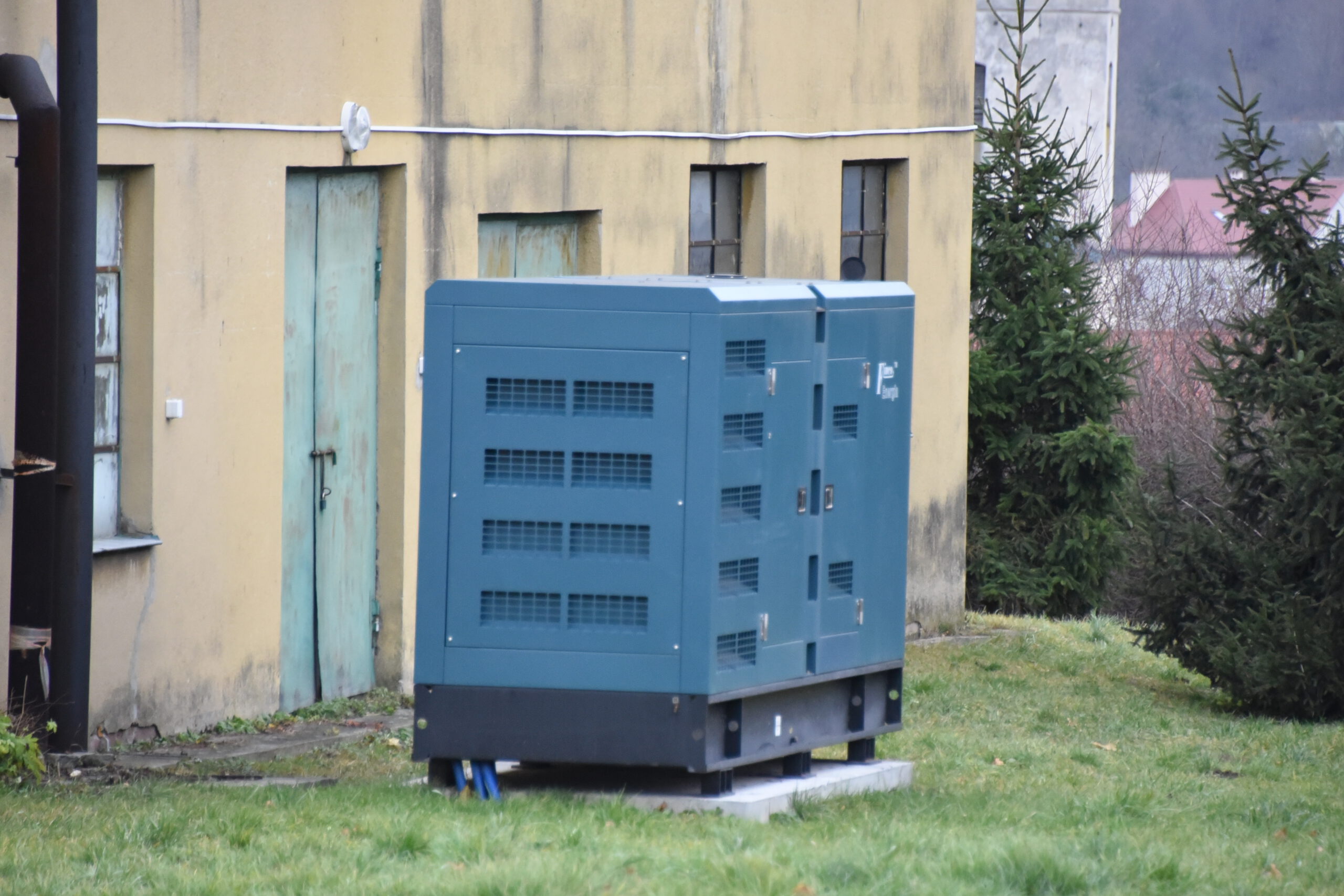 DSC_5404 szpital iłża budynek generator