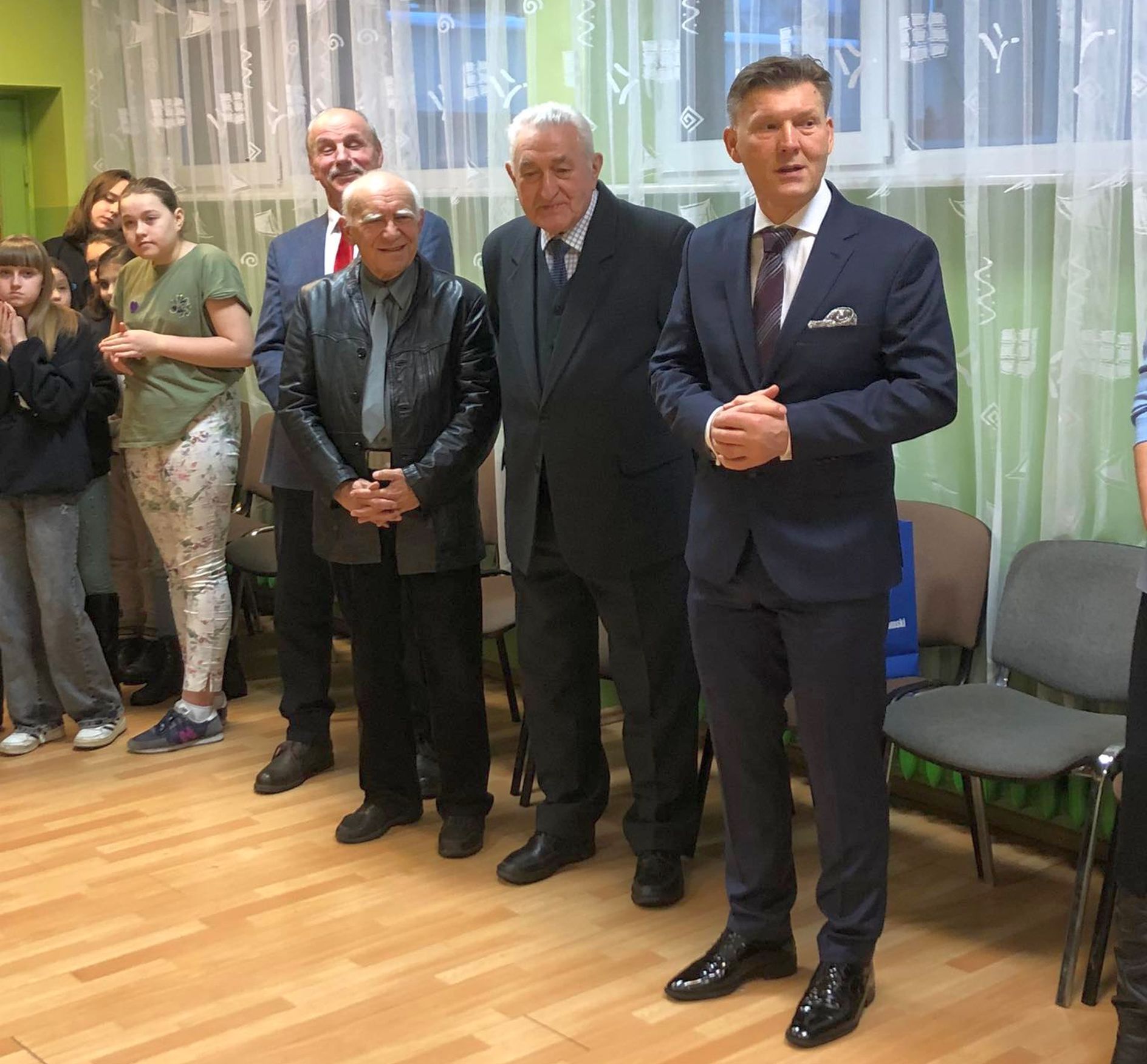 329087874_1318852425326570_994652242761738431_n