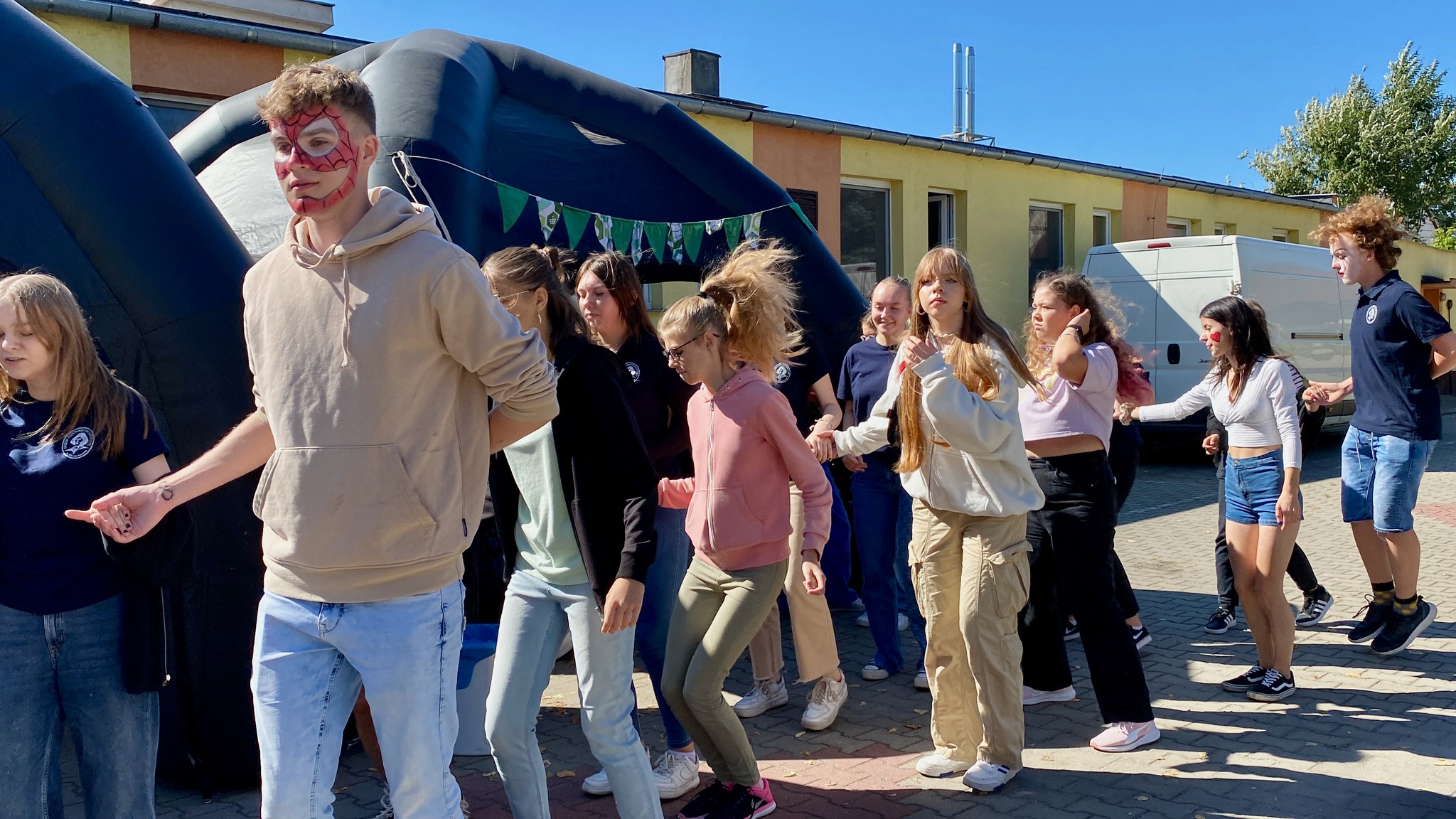 376274707_924827215829213_2480549227935528770_n