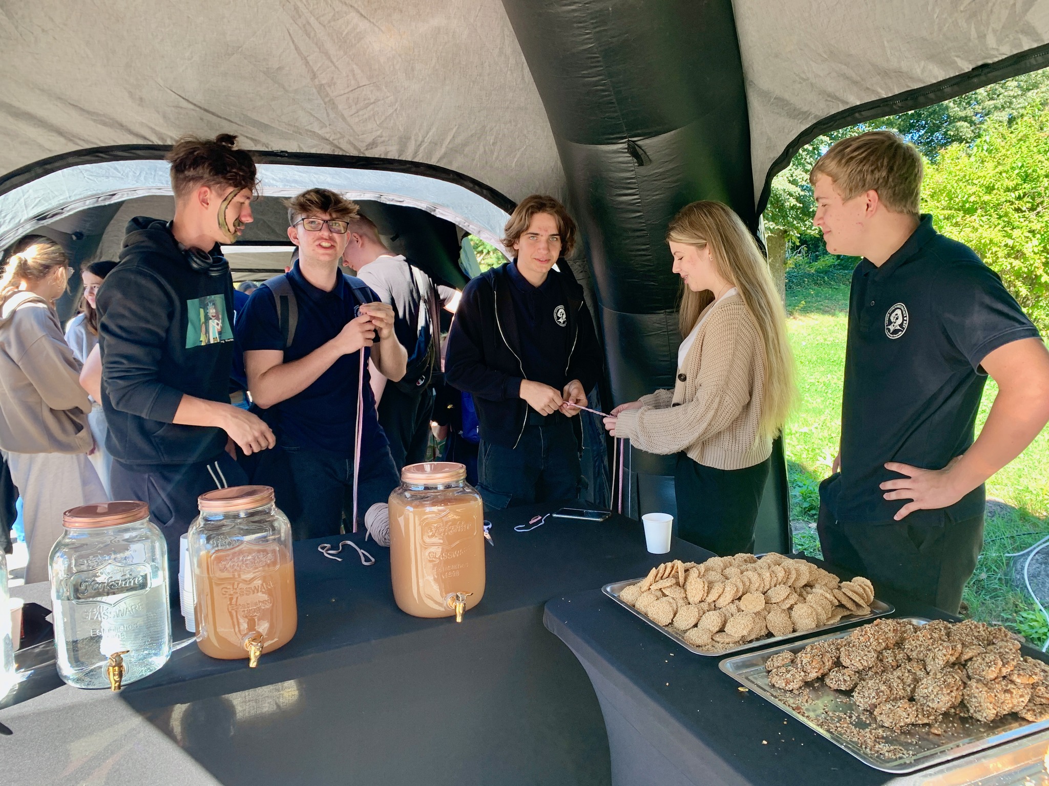 378131946_924832219162046_668432914635593835_n