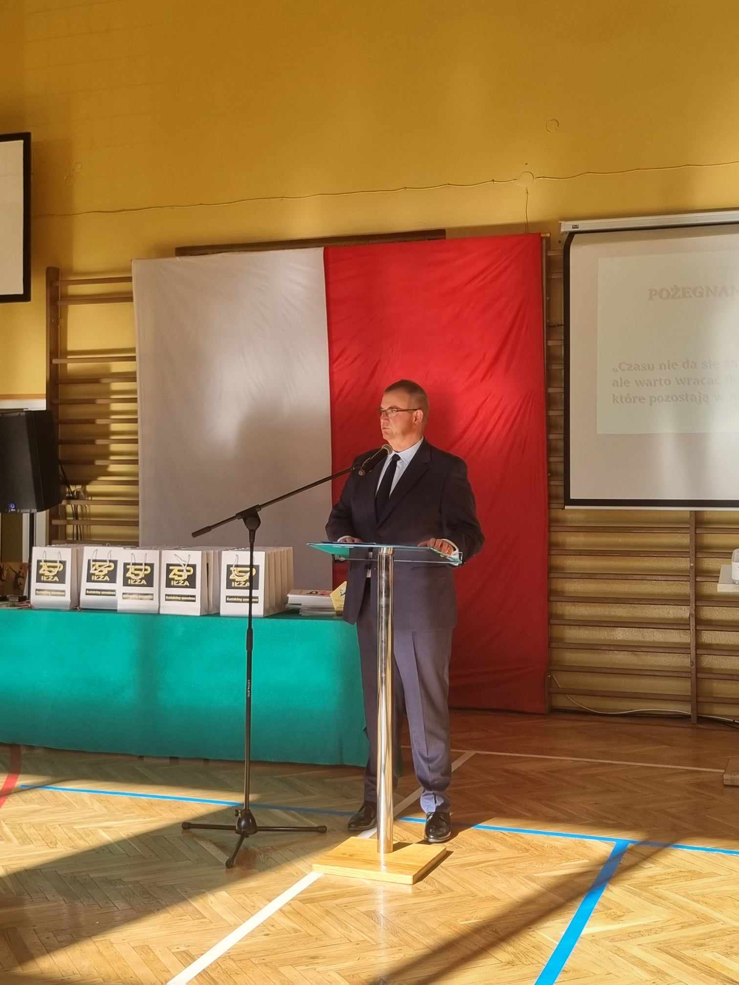 Messenger_creation_5e1bbfa0-ca1a-4834-9388-a5a1302f2dcf